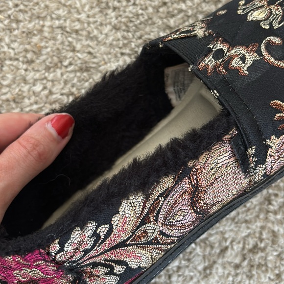 TOMs fuzzy brocade gold metallic flats - Picture 3 of 4